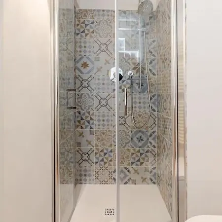 Amazing In Piazza Santa Croce Apartment