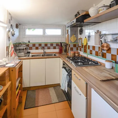 1 Bedroom Lovely In Апартаменты Флоренция