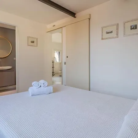 Lion 32 Apartment *