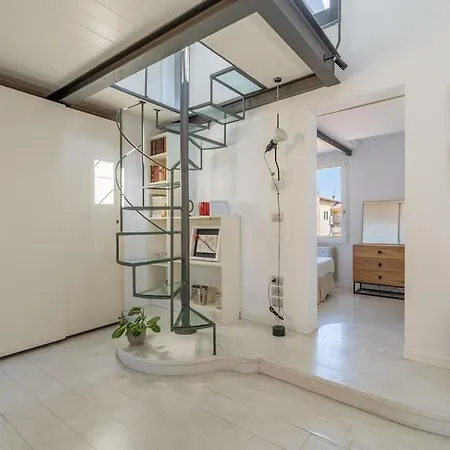 Lion 32 Apartment