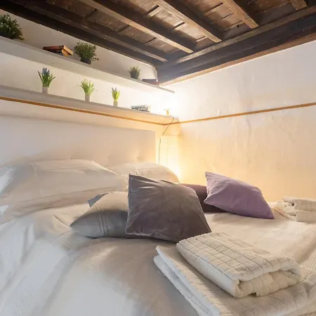 Apartment Charm Flat In Center Florence