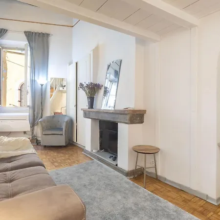 Charm Flat In Center * Florence
