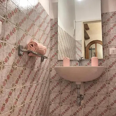 Charm Flat In Center