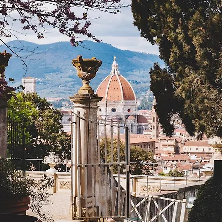 Apartment Charm Flat In Center Florence