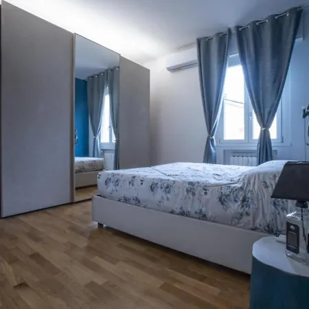 La Via Di Casa *