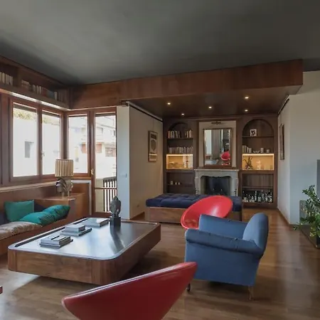 Luxury Flat - Enzo Ferrari's Ex Lover Apt Apartment *