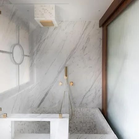 Apartment Luxury Flat - Enzo Ferrari's Ex Lover Apt