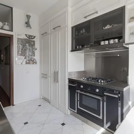 Luxury Flat - Enzo Ferrari's Ex Lover Apt *