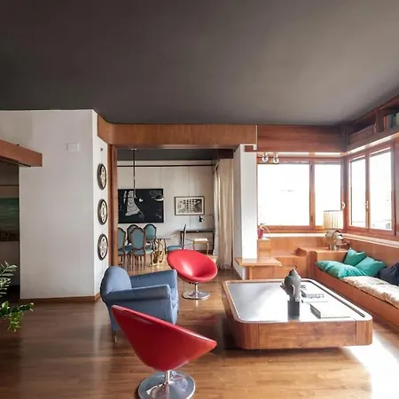 Apartment Luxury Flat - Enzo Ferrari's Ex Lover Apt *