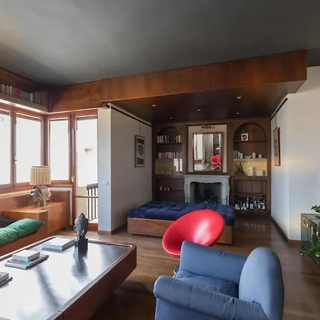 Luxury Flat - Enzo Ferrari's Ex Lover Apt Apartment *