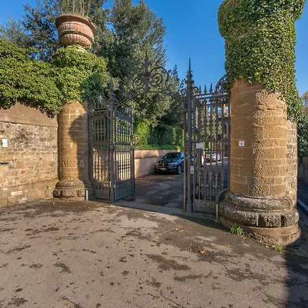 Private Jacuzzi - Bellosguardo In Historic Center Villa