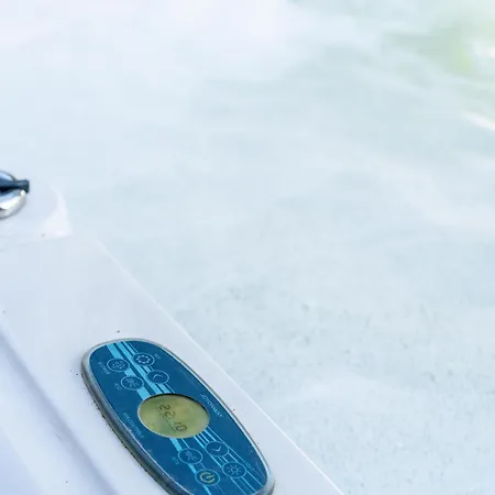 Private Jacuzzi - Bellosguardo In Historic Center