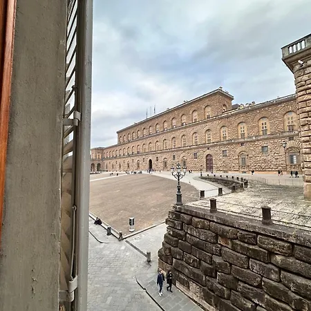 Luxurious View On Pitti Palace Apartment Florence
