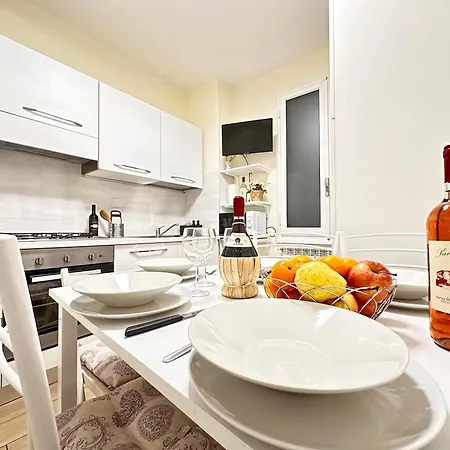 Luxurious View On Pitti Palace Apartment
