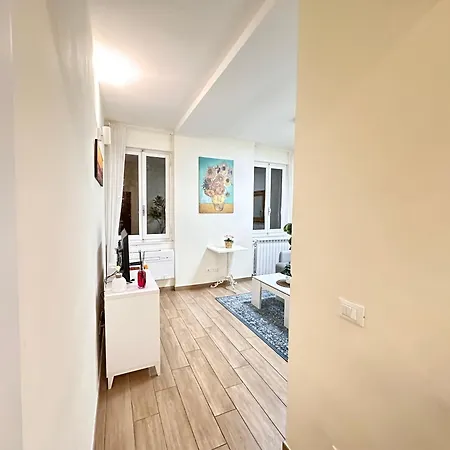 Luxurious View On Pitti Palace Apartment Florence