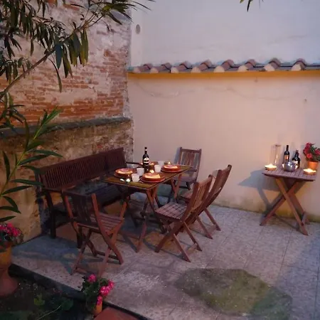 Апартаменты Charming Garden In Флоренция