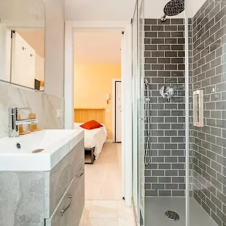 Sun Frediano Apartment Florence