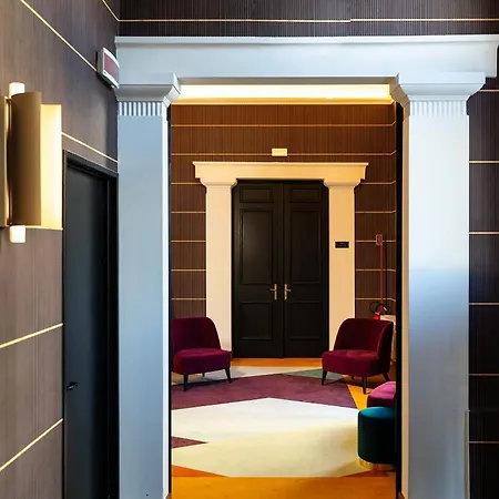 Mate Luca, Hotel 4*
