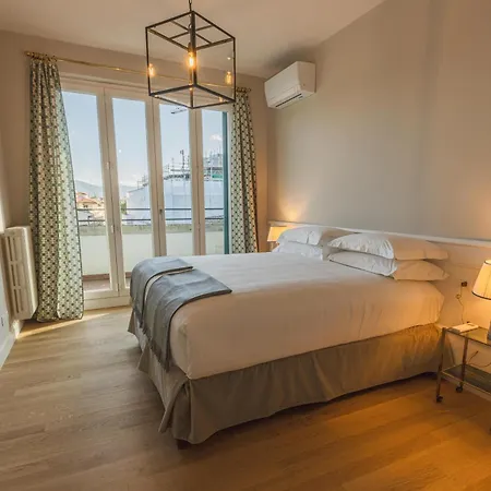 Antica Torre Tornabuoni Bed & Breakfast 4*