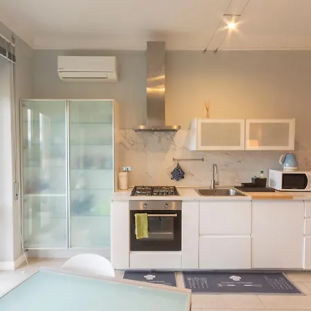 Fabio's Guesthouse&parking Apartment *