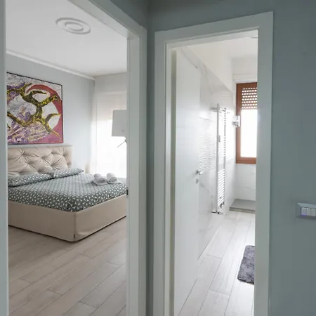 Fabio's Guesthouse&parking Apartment Florence