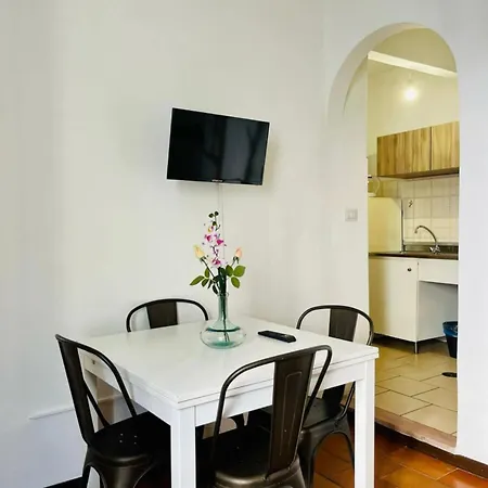 Leone Aparthotel *