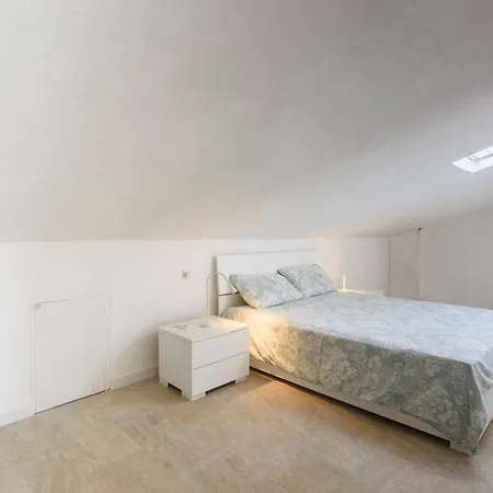 The Luxor - Larione Apartment *