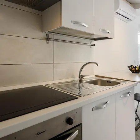 The Luxor - Larione Apartment