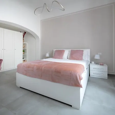 Apartment Charming Apartments: Chic Renovated Near Tram Leopolda Florence