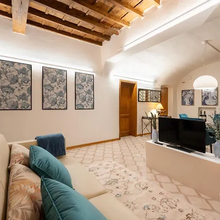 Via Sant'egidio, 3 - Spacious And Bright Just 300mt From The Duomo Φλωρεντία