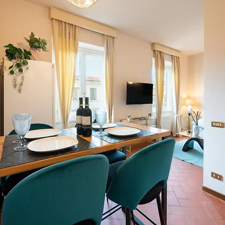 Via Panzani 16, 4th Floor - Patrizia - Bright 300m From Duomo And Train Station Appartamento