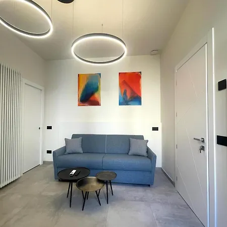 Pitti's Design Apartment *