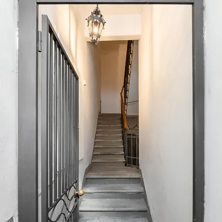 Via Santa Reparata, 1 - 2nd Floor - Stunning And Spacious 10 Min To Historic Center Διαμέρισμα *
