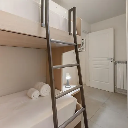 Flora - Brand New Near Historic Center *