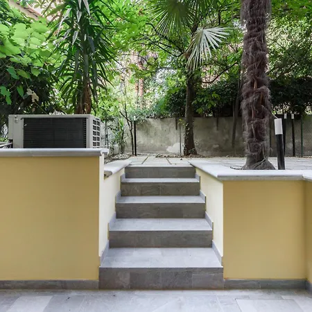 Flora - Brand New Near Historic Center Apartment Florence