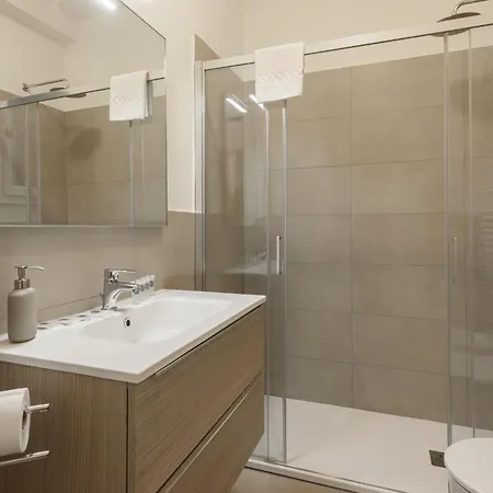 Flora - Brand New Near Historic Center *