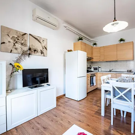 The Luxor - Casati Apartment *