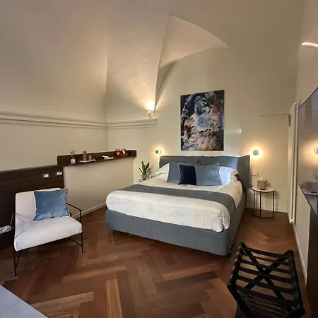 Dimora Collection - Le Corti - Boutique Luxury In A Restored 13th Century Convent, With Sauna And Gym (adults Only) Florence