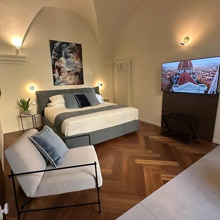Dimora Collection - Le Corti - Boutique Luxury In A Restored 13th Century Convent, With Sauna And Gym (adults Only)