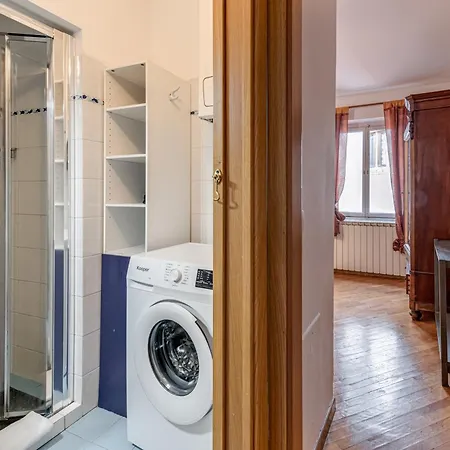 Leonardo Apartment *