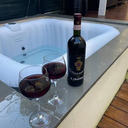 Апартаменты Romantic Getaway *