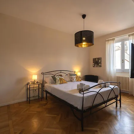 Santa Croce Breath-taking Penthouse Διαμέρισμα *