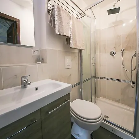 Palace First Apartment *