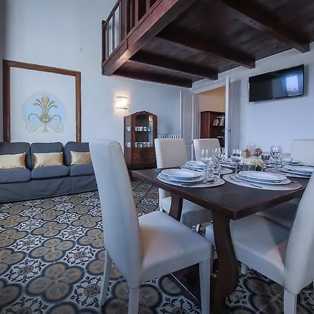 Apartment Palace First Florence