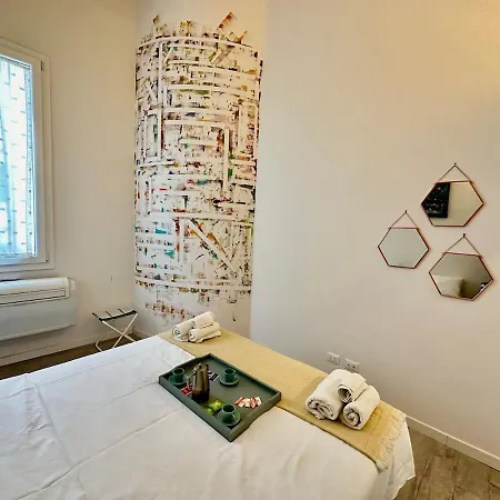 Old Sweet Florence- Art Apartment