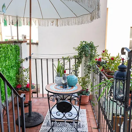 House Of Happy With Terrace Firenze