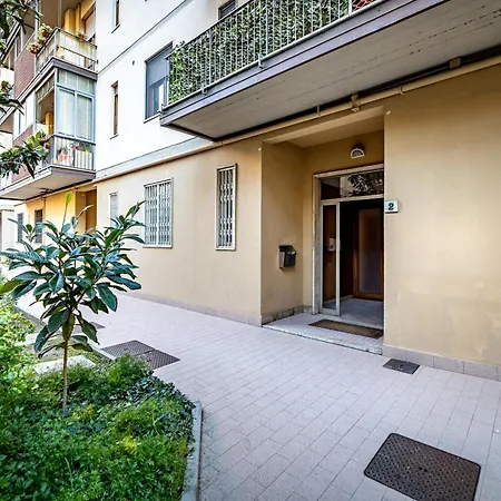 Apartment Yd Bright With Parking