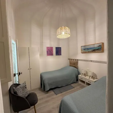 Ambrogio 33 - Three Bedrooms Three Bathrooms Florence
