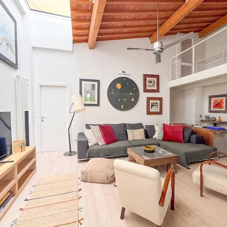 Cozy Loft In The Heart Of