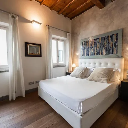 Cosy In Glamorous Santo Spirito Florence